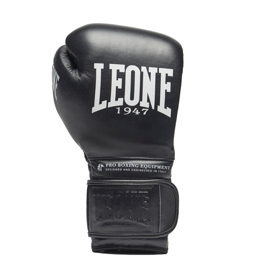 Боксерские перчатки GN111 THE GREATEST Leone GN111_Black_16oz 16 унций (бинты в комплекте)