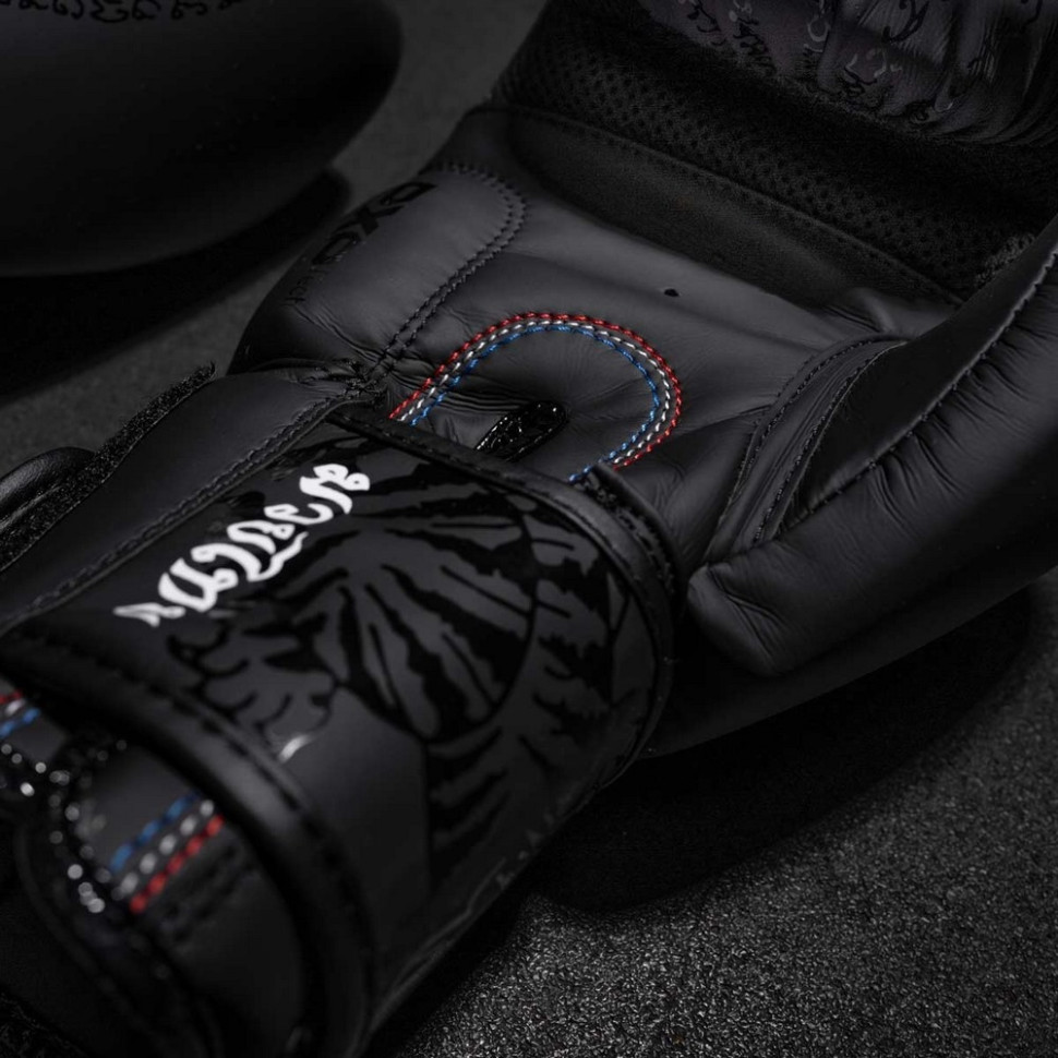 Боксерські рукавиці Muay Thai Phantom PHBG2329-16 Black 16 унцій