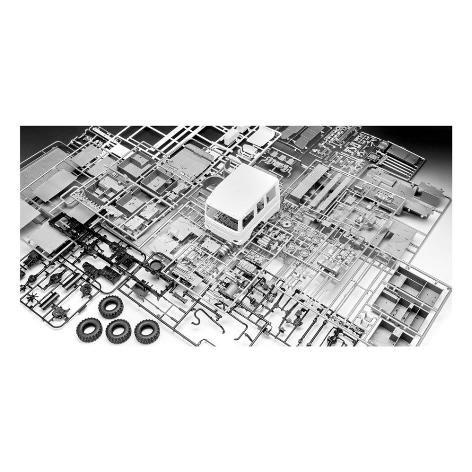 Сборная модель-копия Пожарная машина цистерна TLF 16/25 Revell RVL-07586 уровень 5, 1:24