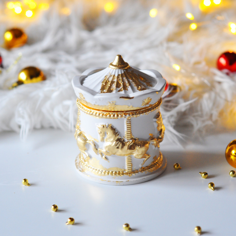 Новорічна свічка ручної роботи з соєвого воску «Карусель» SP2470 150 г