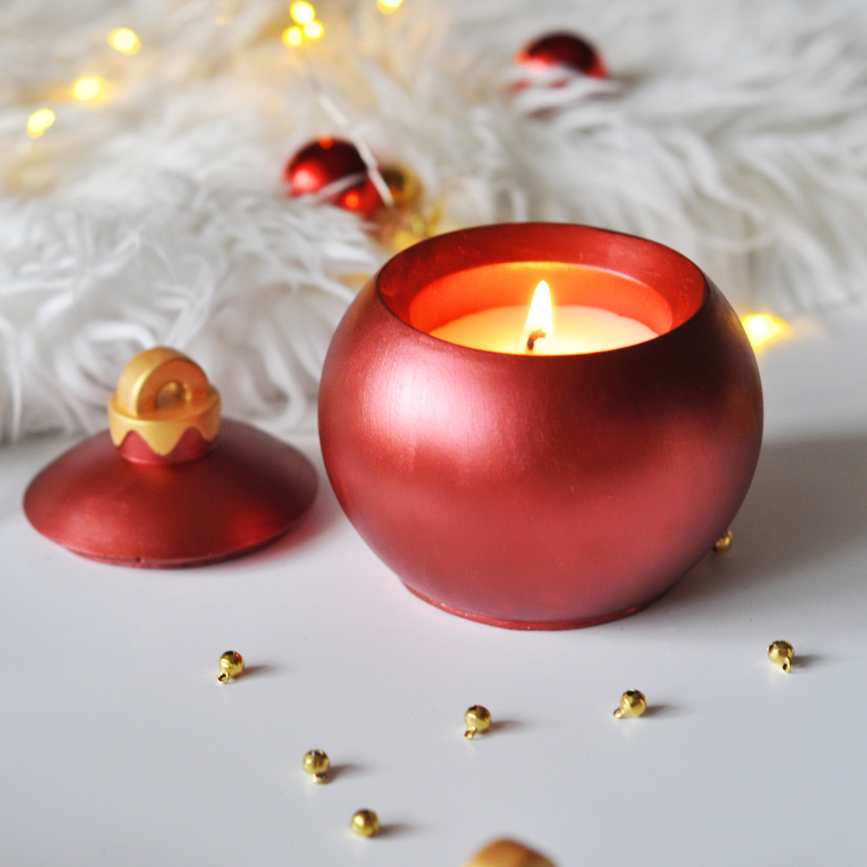 Новорічна свічка ручної роботи з соєвого воску «Ялинкова іграшка» SP2471 100 г Червона