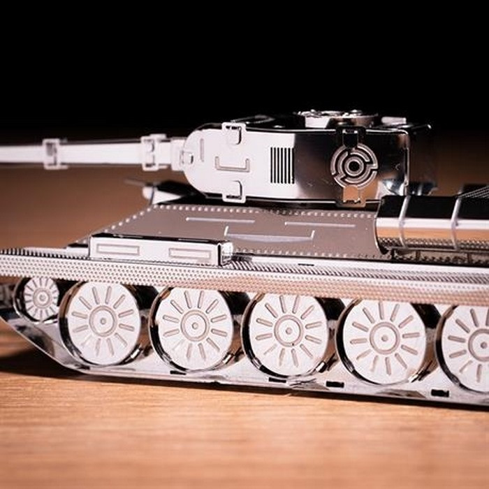 Збірна колекційна модель Танк T-34/85 Metal Time MT071