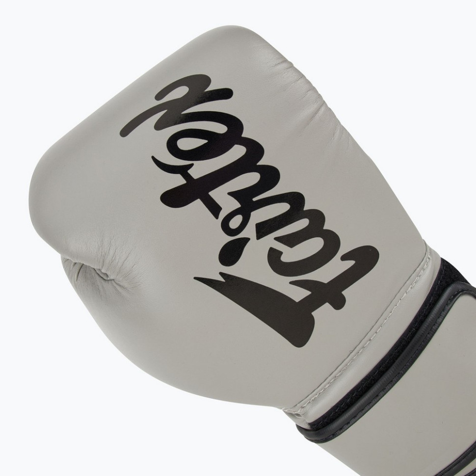 Боксерские перчатки BGV14 Fairtex BGV14_14oz_Grey 14 унций (бинты в комплекте)
