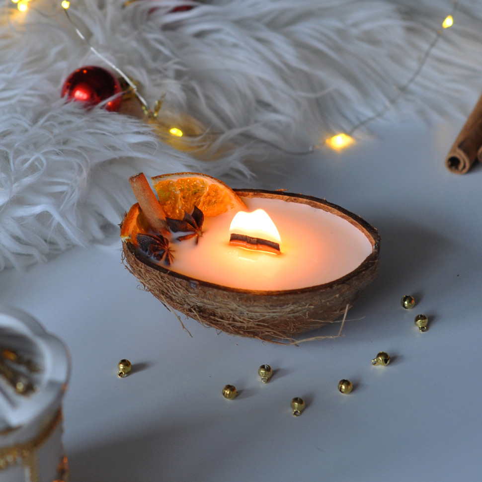 Новорічна свічка ручної роботи з соєвого воску «Кокос» SP2476 100 г