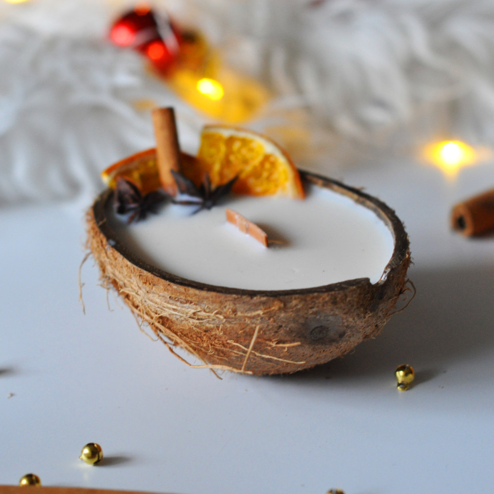 Новорічна свічка ручної роботи з соєвого воску «Кокос» SP2476 100 г