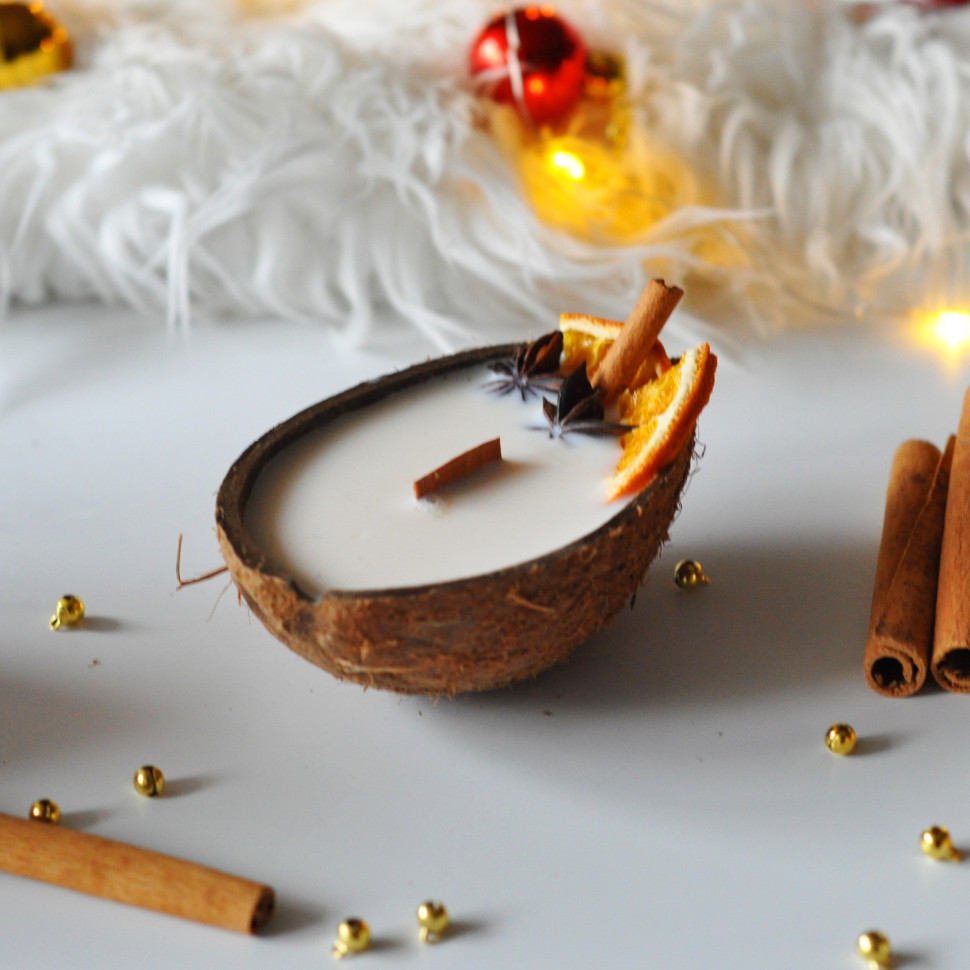 Новорічна свічка ручної роботи з соєвого воску «Кокос» SP2476 100 г