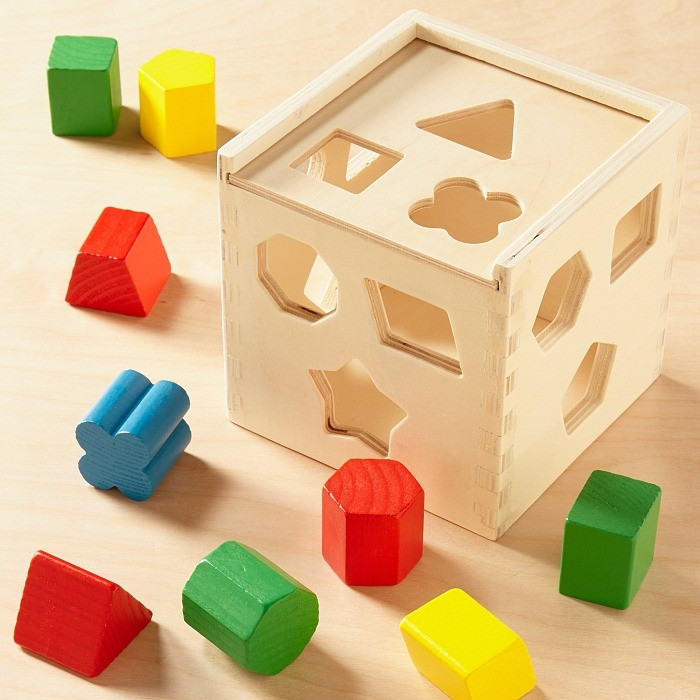Дитячий дерев'яний сортер-куб Melissa&Doug MD10575, 17 см