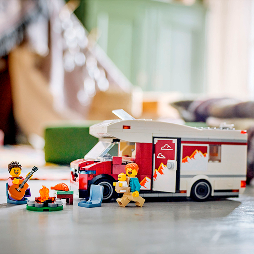 Конструктор City Приключенческий дом на колесах LEGO 60454, 385 деталей