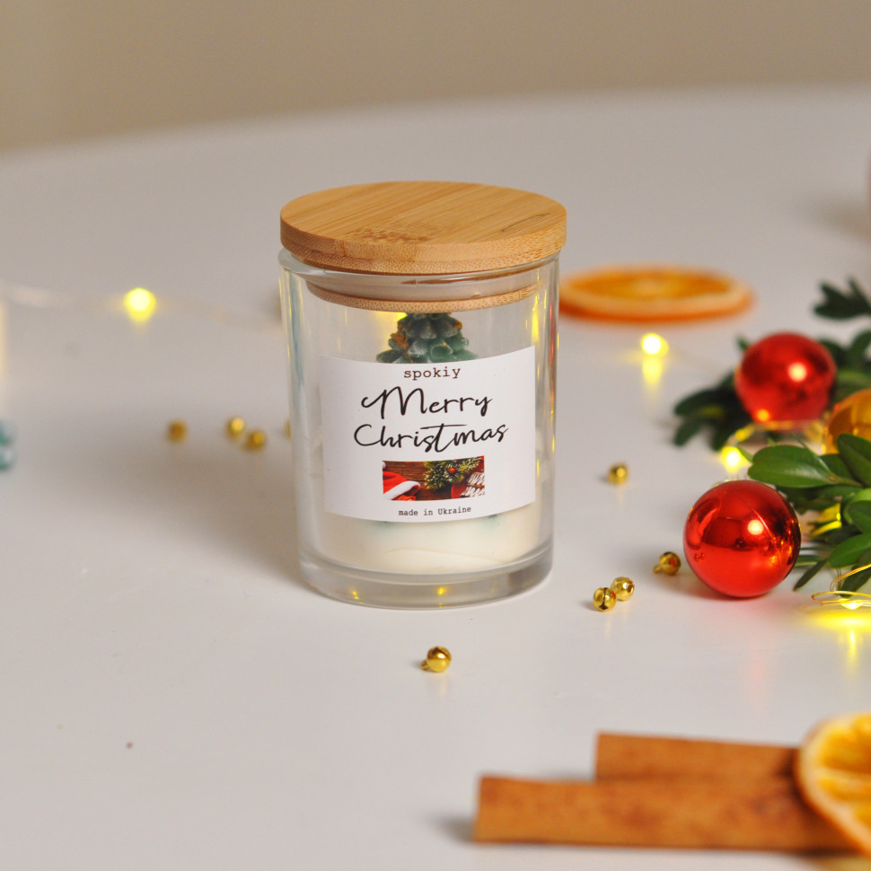 Новогодняя свеча ручной роботы из соевого воска 