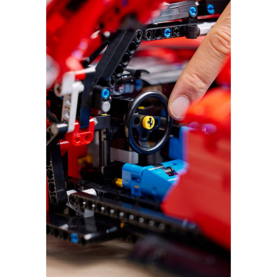 Конструктор LEGO Technic Ferrari Daytona SP3 42143