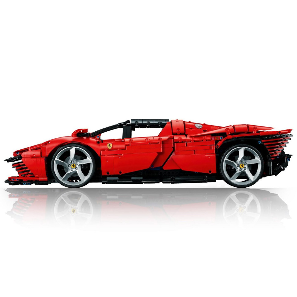 Конструктор LEGO Technic Ferrari Daytona SP3 42143