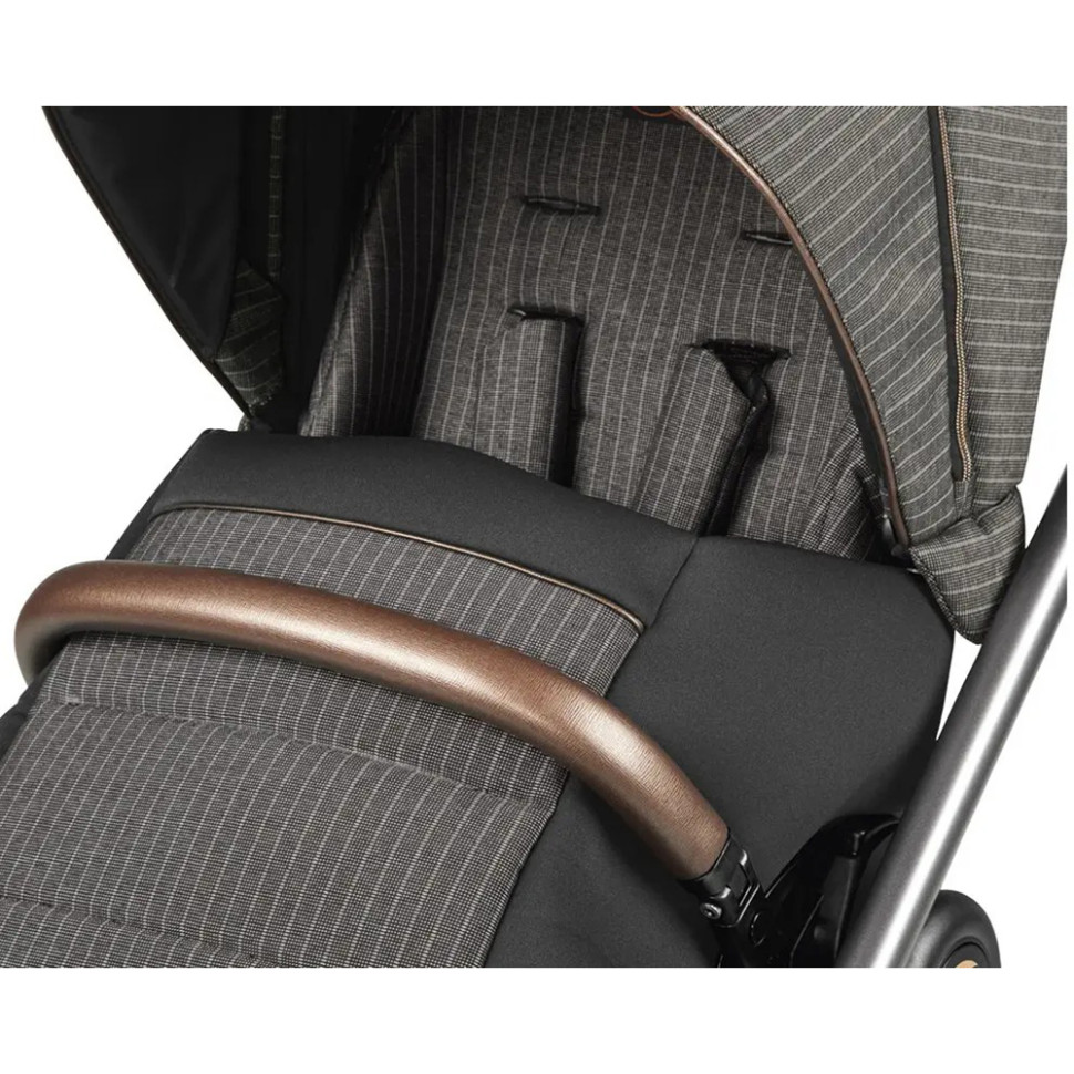 Коляска компактная Selfie 500 Peg-Perego IP22000000GS53SQ53 изысканно-коричневая с полоской