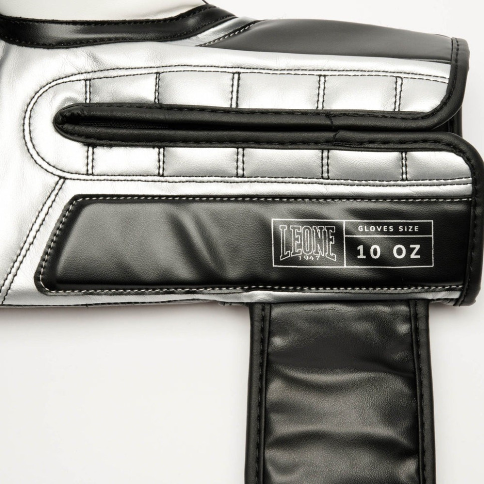 Боксерські рукавиці GN208 ICONIC Leone GN208_Black_16oz 16 унцій (бинти 4 м. в комплекті)
