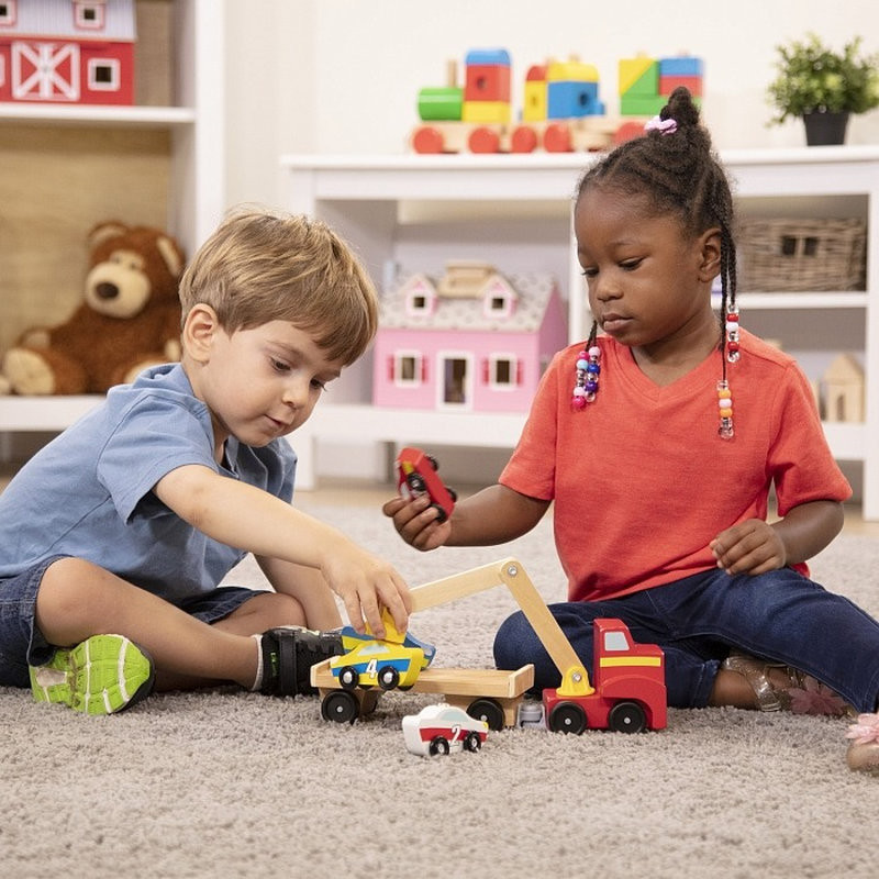 Магнитный деревянный автопогрузчик Melissa&Doug MD19390, 4 деревянных автомобиля и грузовик