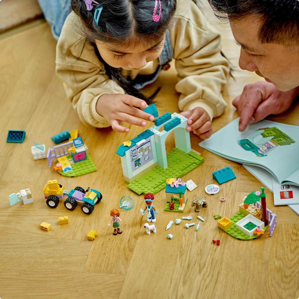 Конструктор Ветеринарна клініка для сільськогосподарських тварин LEGO Friends 42632, 161 деталь