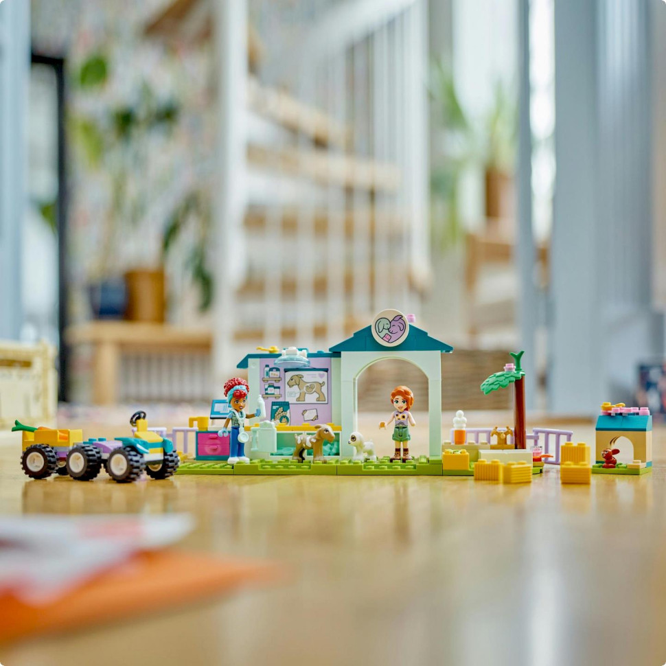 Конструктор Ветеринарна клініка для сільськогосподарських тварин LEGO Friends 42632, 161 деталь