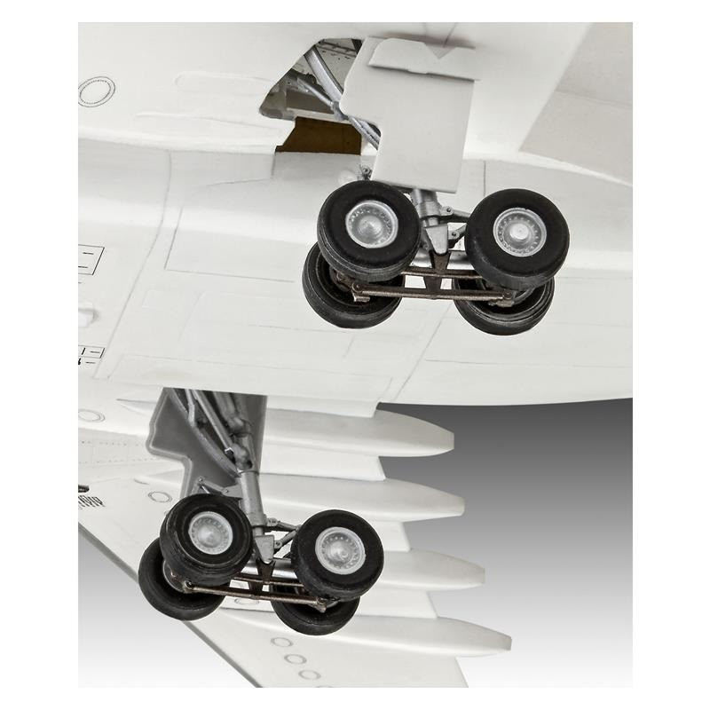Сборная модель Самолет Airbus A330-300 Lufthansa Revell RVL-03816 уровень 4, масштаб 1:144