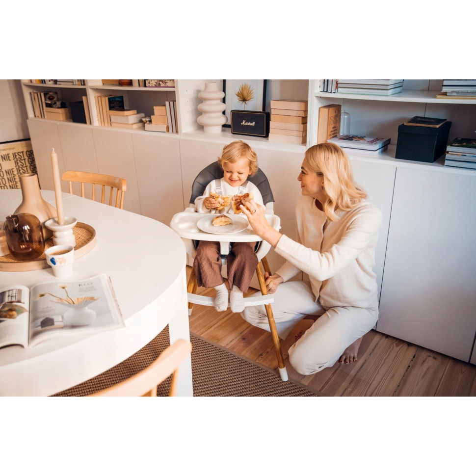 Стульчик для кормления REKI 2 в 1 MoMi KRKA00035 beige, функция кресла